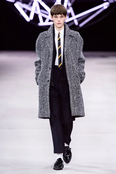 Look 8